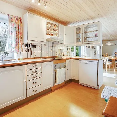 Four-bedroom Holiday In Casa vacanze *