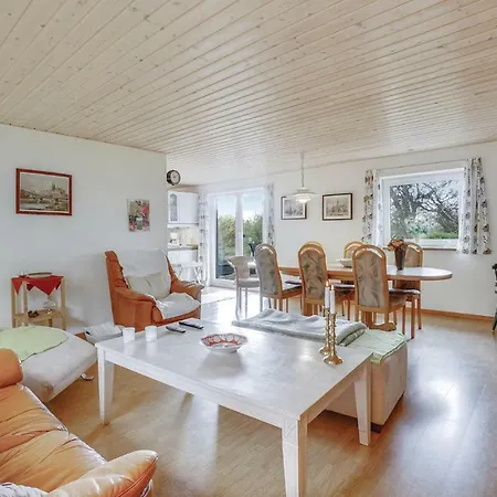 Casa vacanze Four-bedroom Holiday In